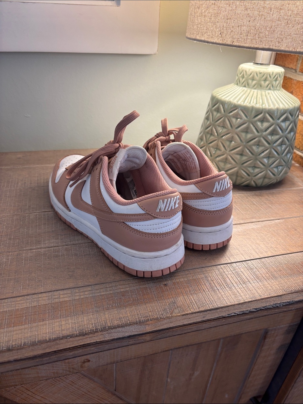 Women’s dunks - Picture 2 of 3